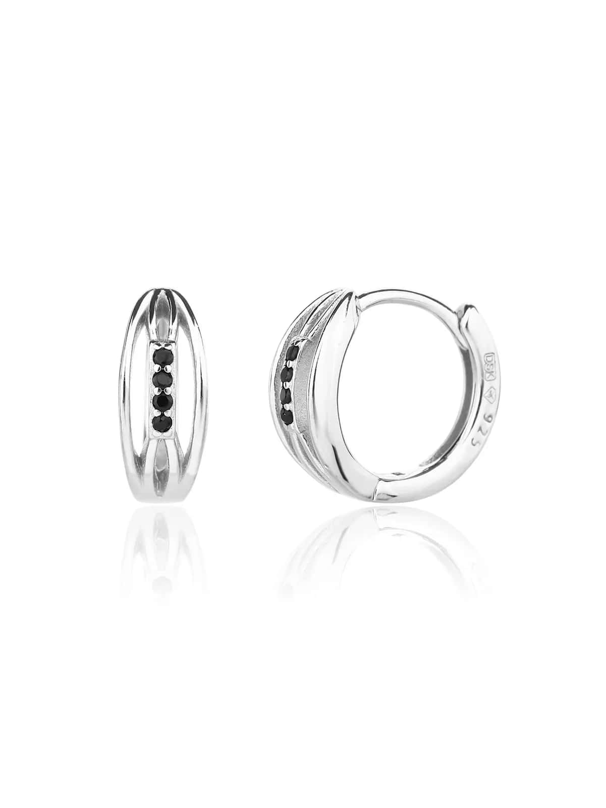Cercei rotunzi cu un rând de pietre negre, din argint 925 placat cu rodiu (1,3 × 0,5 cm)