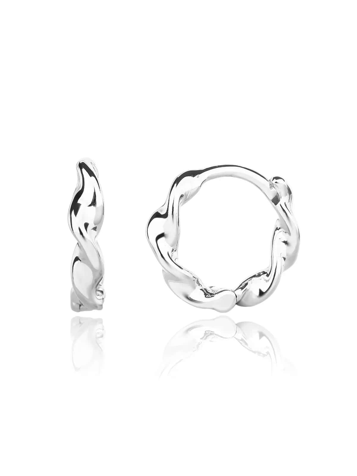 Cercei rotunzi cu model ondulat, din argint 925 placat cu rodiu (1,3 × 0,3 cm)