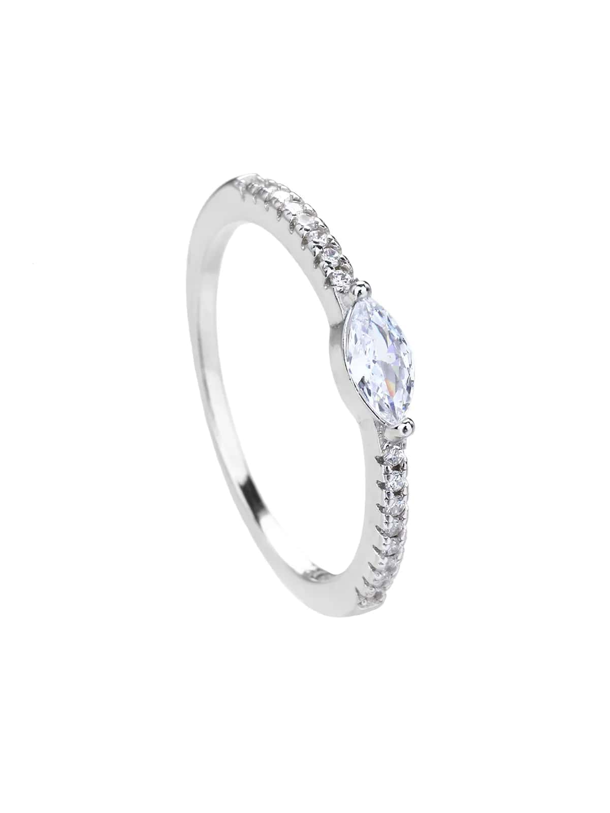 Ring aus Silber mit Zirkonia im Navette-Schliff, rhodiniert
